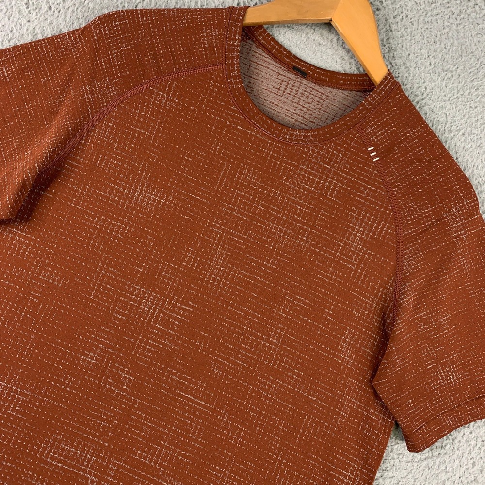 Lululemon Metal Vent Tech Shirt Mens Small S Rust Athletic Training Short Sleeve